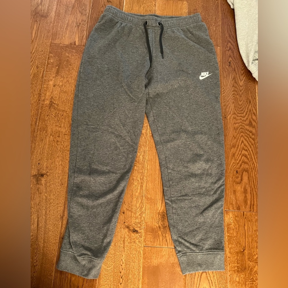 Women’s Grey nike sweatpants